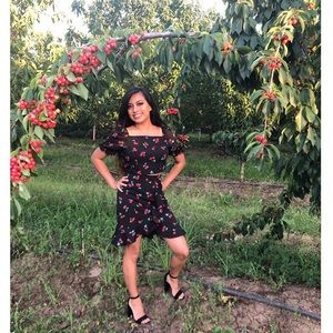 Top and bottom cherry set